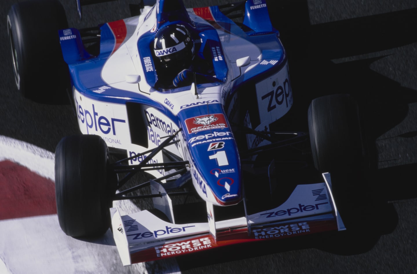 Damon Hill of Great Britain drives the #1 Danka Arrows Yamaha Arrows A18 Yamaha V10  during